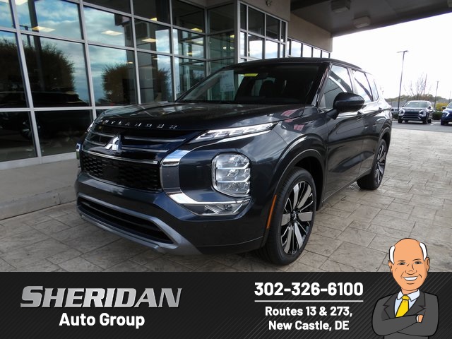 2025 Mitsubishi Outlander SE's photo