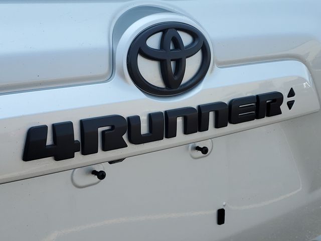 2022 Toyota 4Runner SR5 photo 24