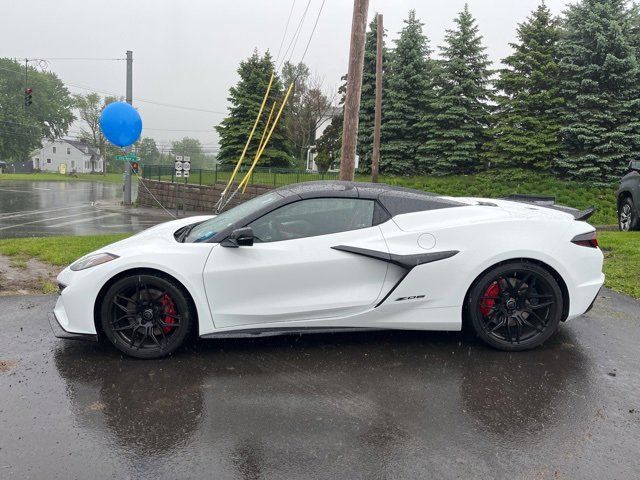 2025 Chevrolet Corvette Z06 3LZ photo 3