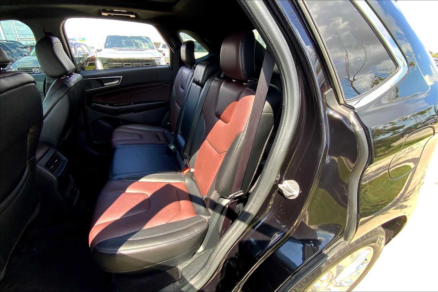 2020 Ford Edge Titanium photo 20