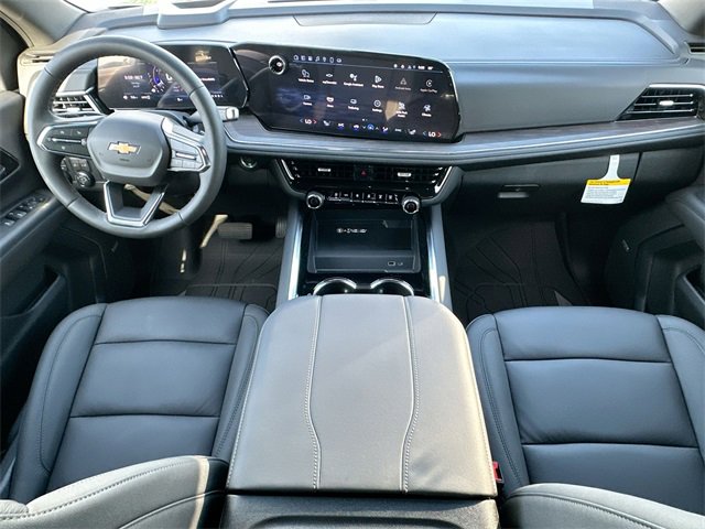 2025 Chevrolet Suburban LT photo 19