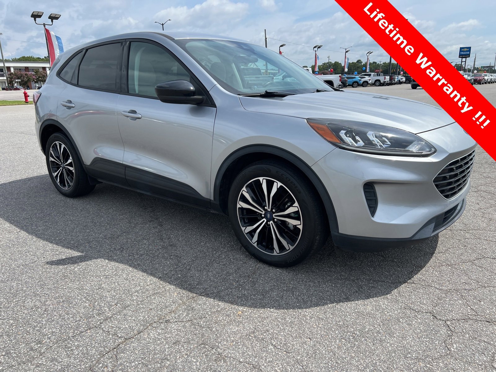 2022 Ford Escape SE photo 2