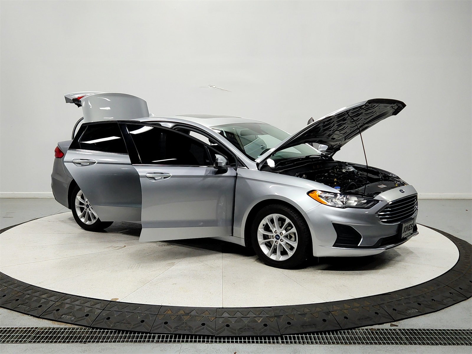 2020 Ford Fusion SE photo 9