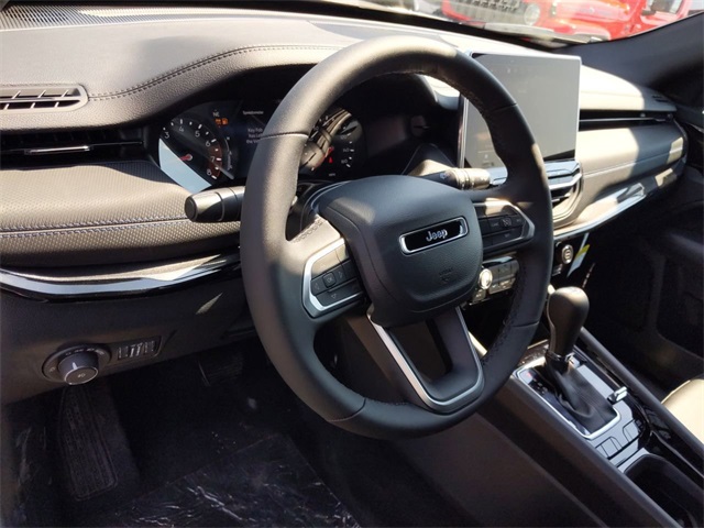 2026 Jeep Compass Latitude Altitude Special Edition photo 11