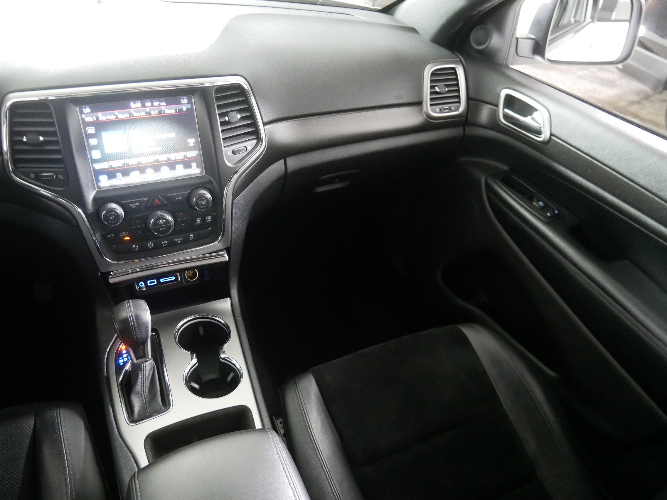 2017 Jeep Grand Cherokee Altitude photo 10