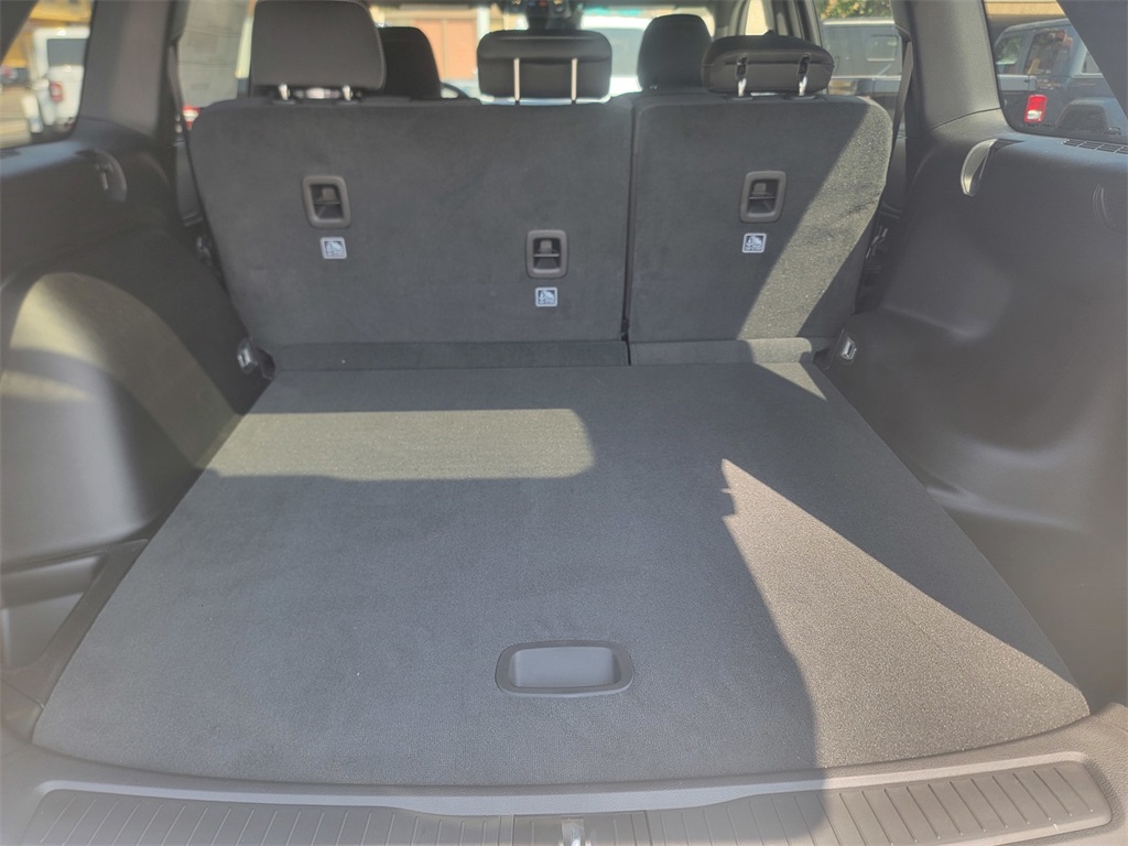 2025 Jeep Grand Cherokee Laredo Altitude photo 11