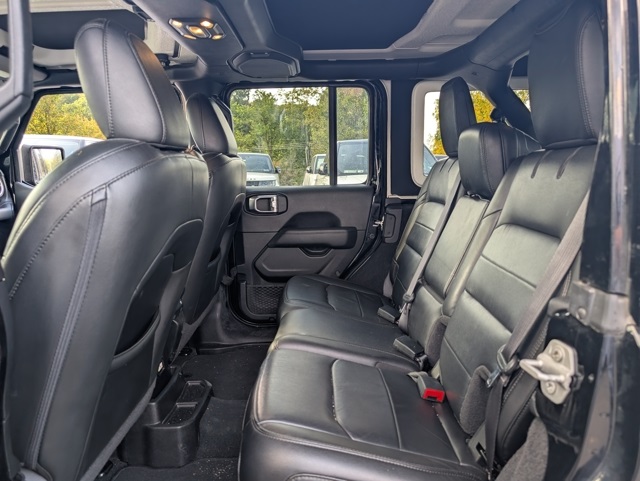 2022 Jeep Wrangler Unlimited Sahara photo 23