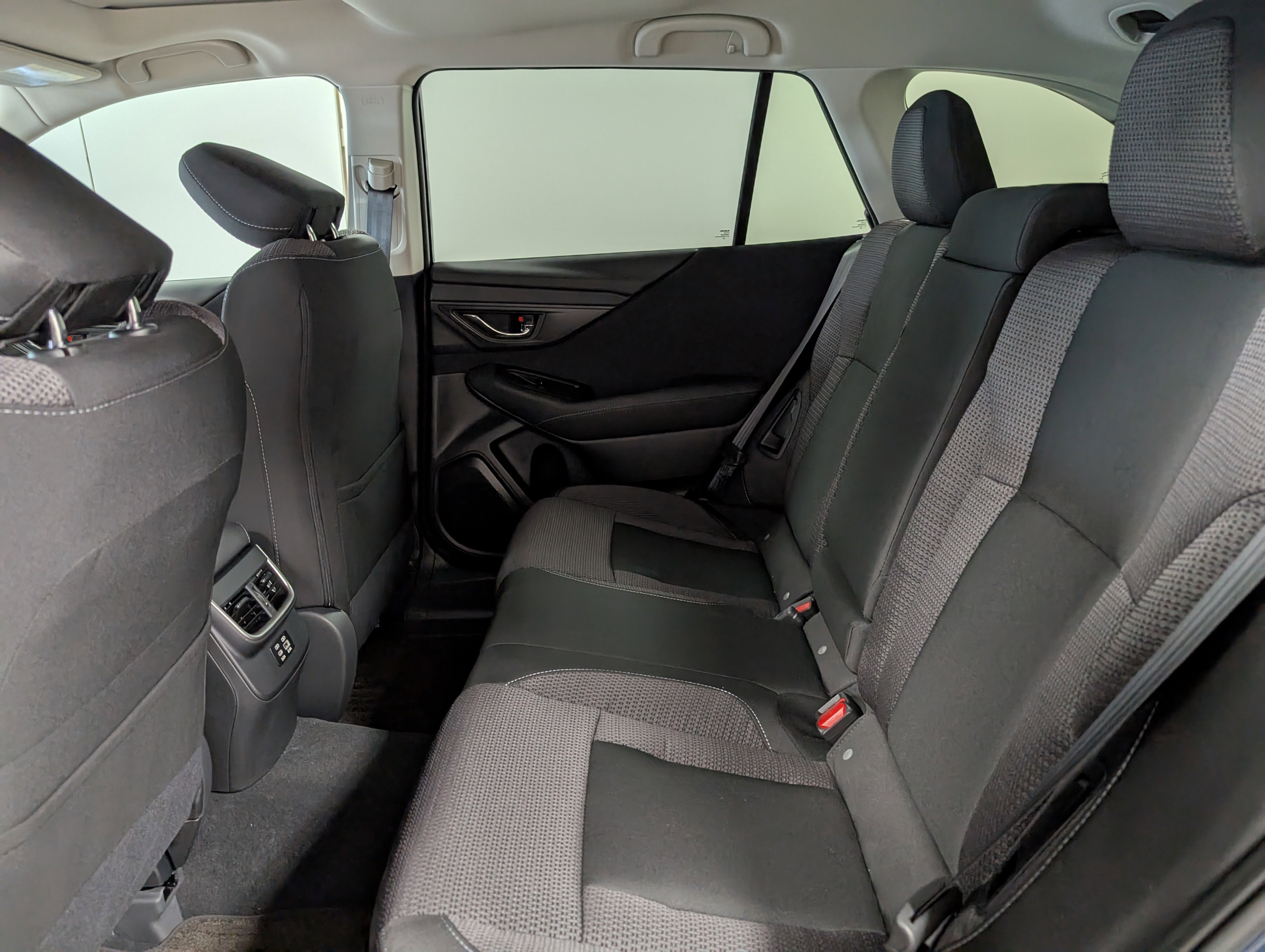 2025 Subaru Outback Premium photo 3