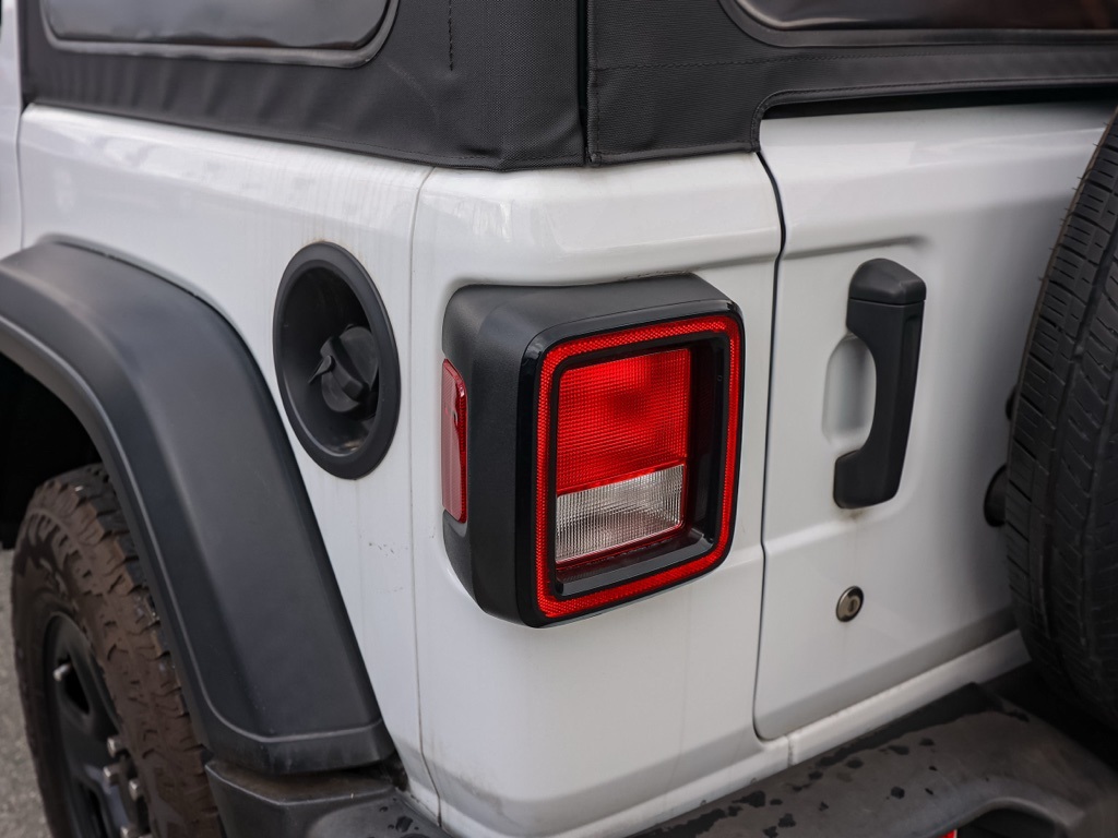 Used 2021 White Jeep Unlimited Sport image 6