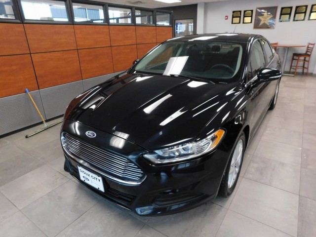 2014 Ford Fusion SE's photo