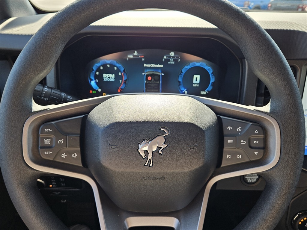 2025 Ford Bronco Base photo 21