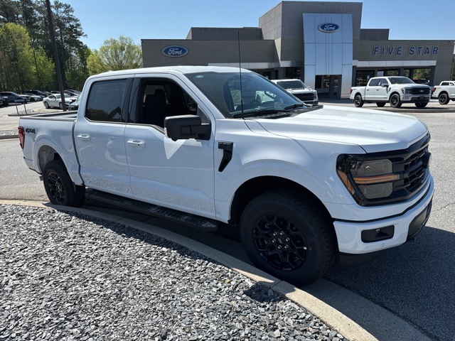 2025 Ford F-150 XLT photo 2