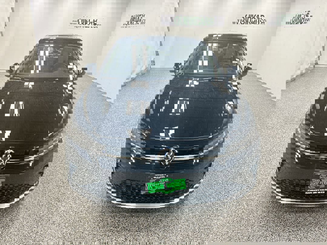 2025 Volkswagen Jetta SE photo 2