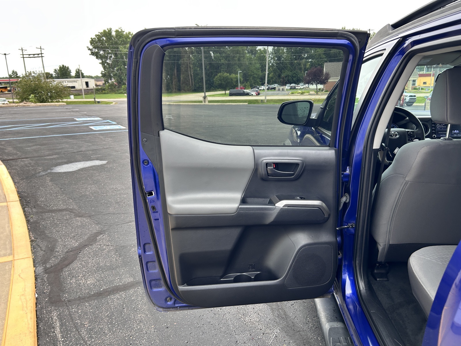 2023 Toyota Tacoma SR5 photo 14