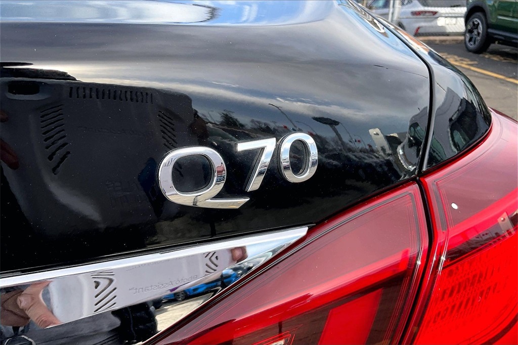 2019 INFINITI Q70 - Image 6