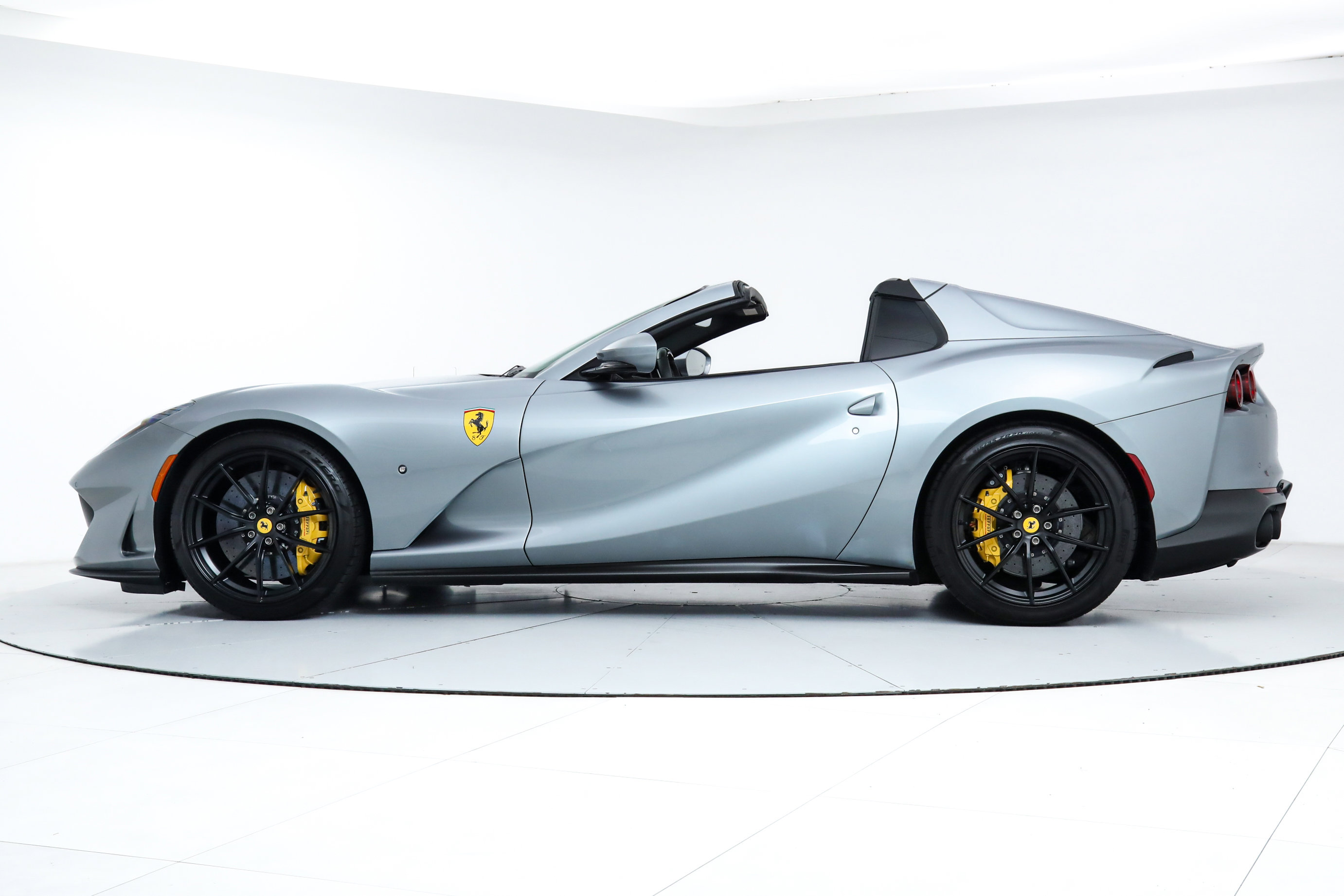 2022 Ferrari 812 GTS photo 4