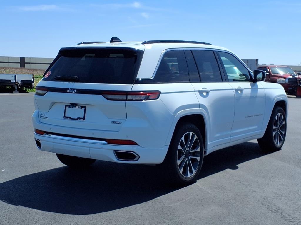 2024 Jeep Grand Cherokee Overland photo 3