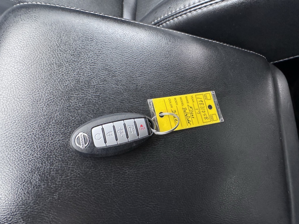 Used 2017 Nissan Pathfinder Platinum with VIN 5N1DR2MM8HC632198 for sale in Cookeville, TN