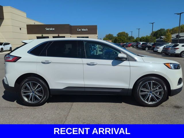 2022 Ford Edge Titanium photo 5