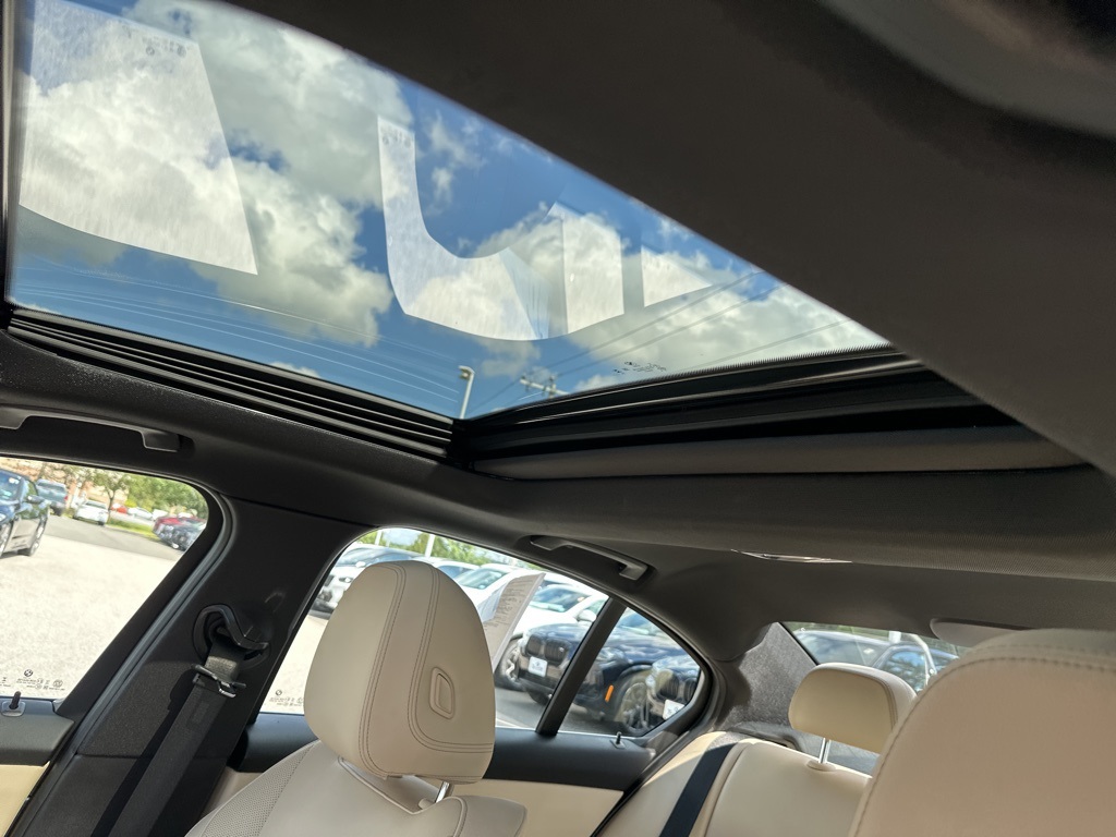 2025 Bmw 330i xDrive photo 18