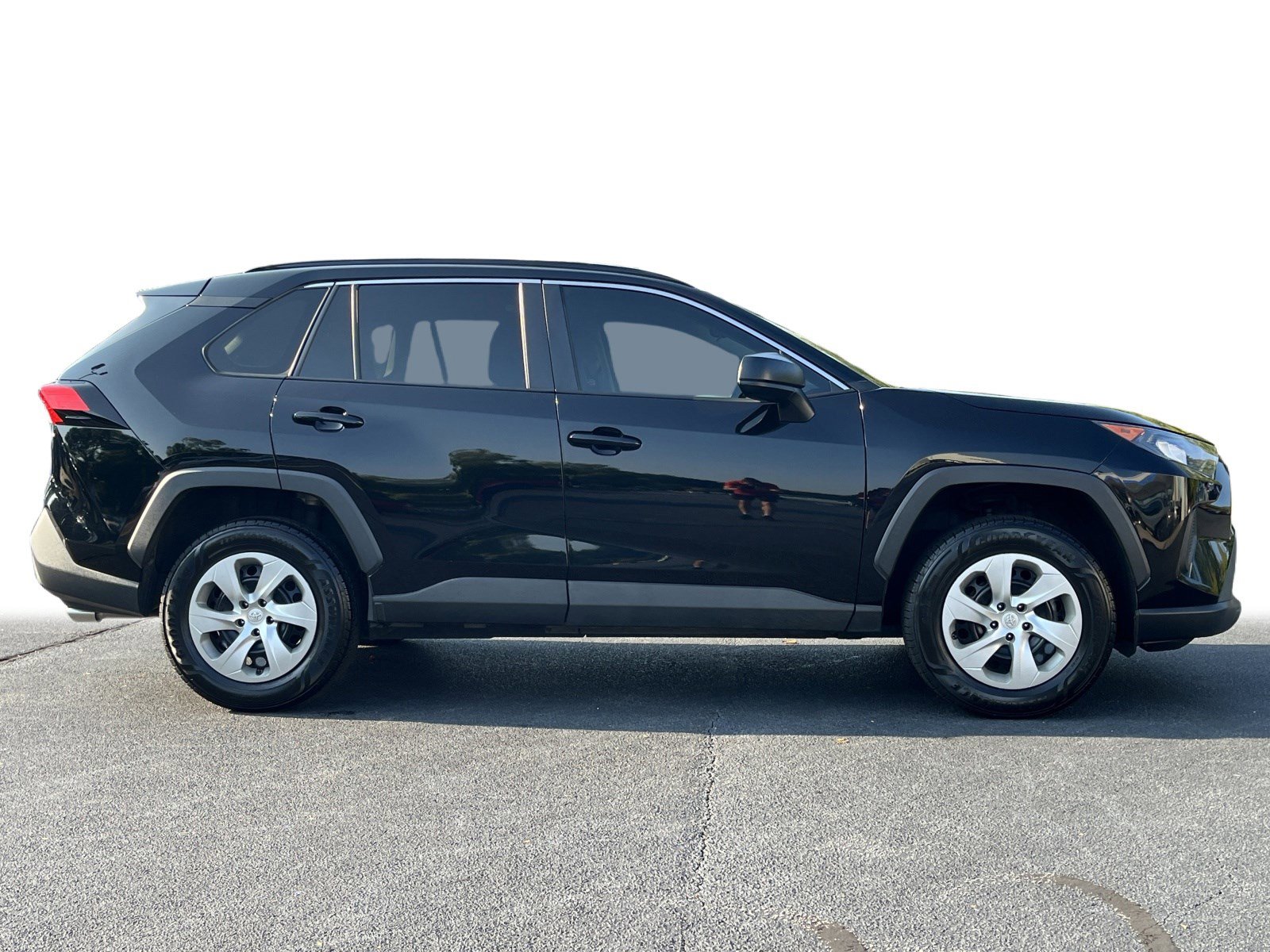 2021 Toyota RAV4 LE photo 12