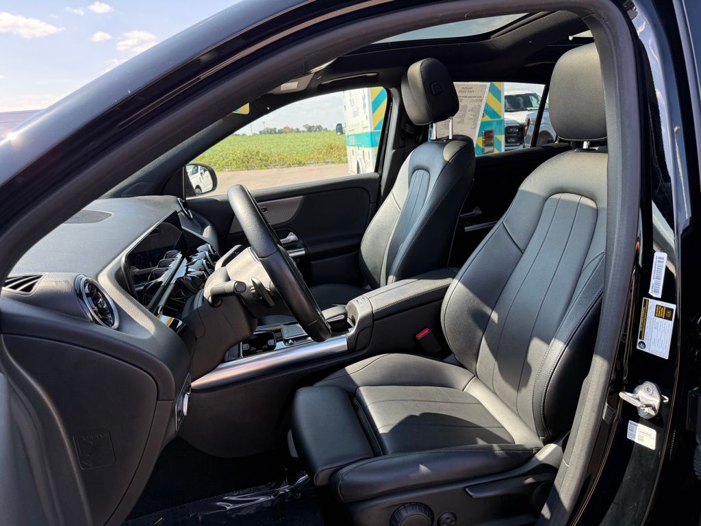 2022 Mercedes Benz GLA 250 4MATIC photo 4