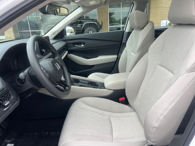2025 Honda Accord SE photo 9