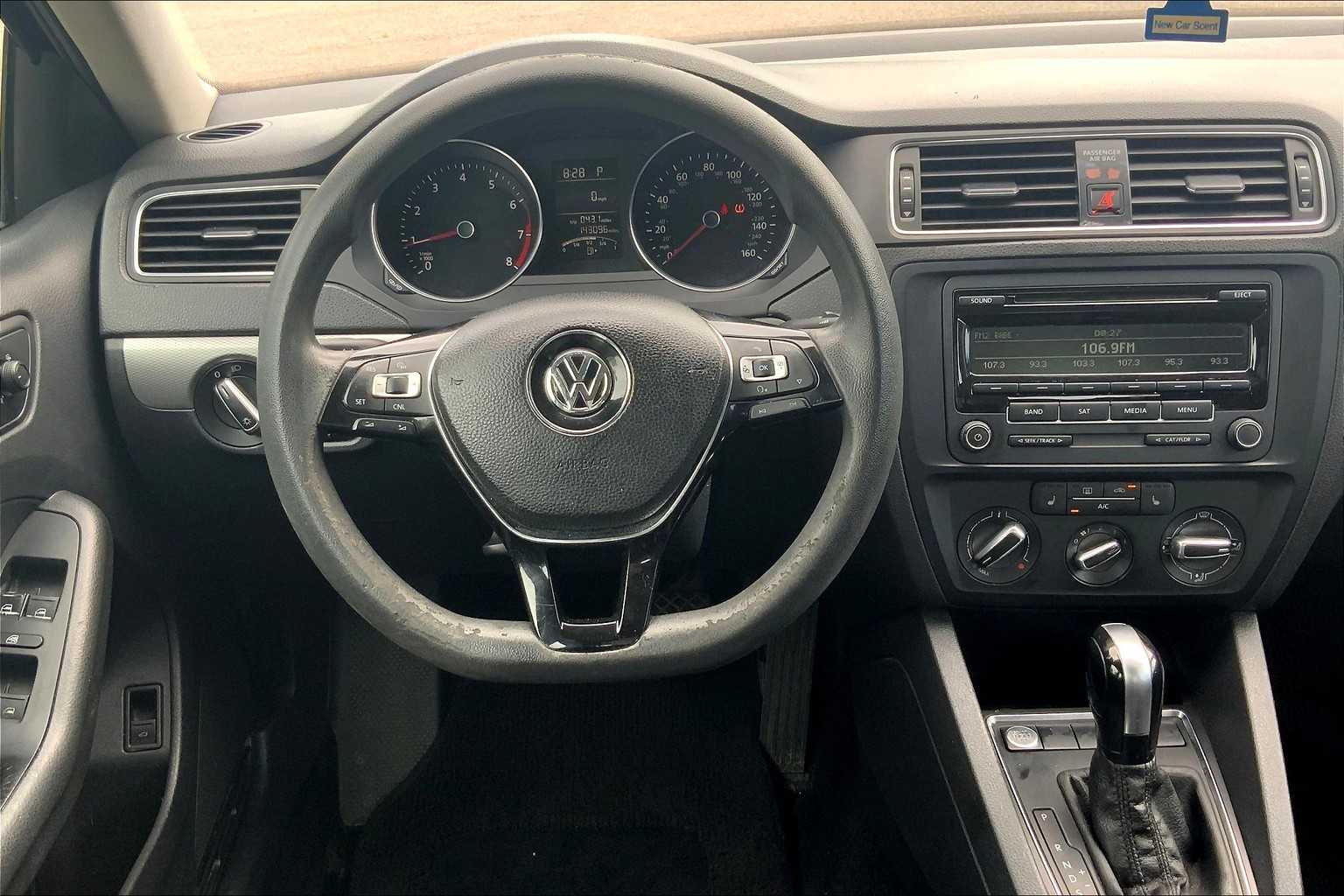 2015 Volkswagen Jetta 1.8T SE photo 5