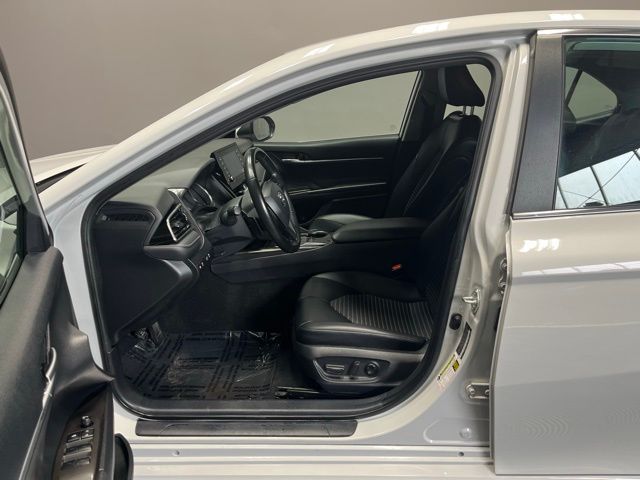 2023 Toyota Camry SE photo 9