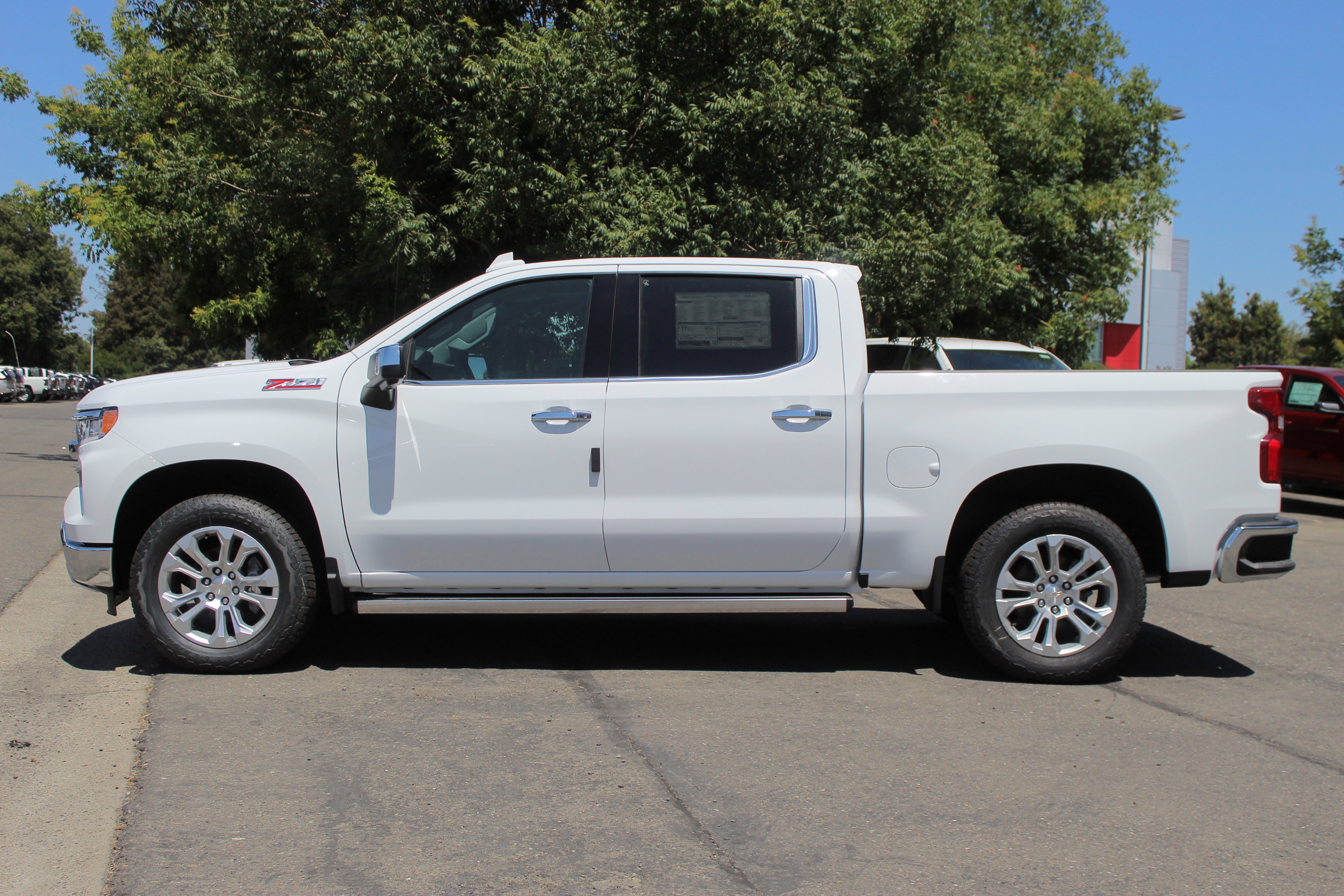 2025 Chevrolet Silverado 1500 LTZ photo 9