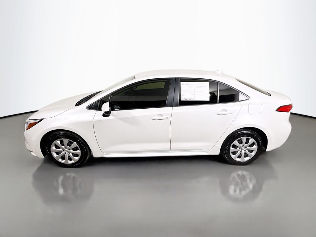 2025 Toyota Corolla Hybrid LE photo 4