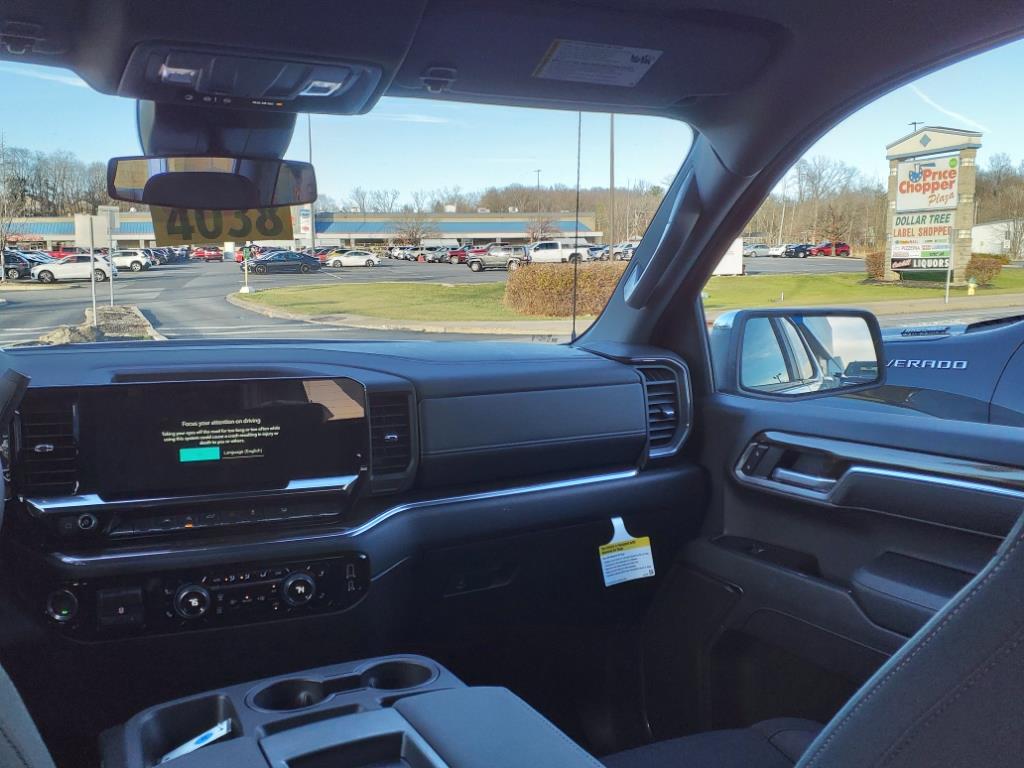 2025 Chevrolet Silverado 1500 LT photo 22