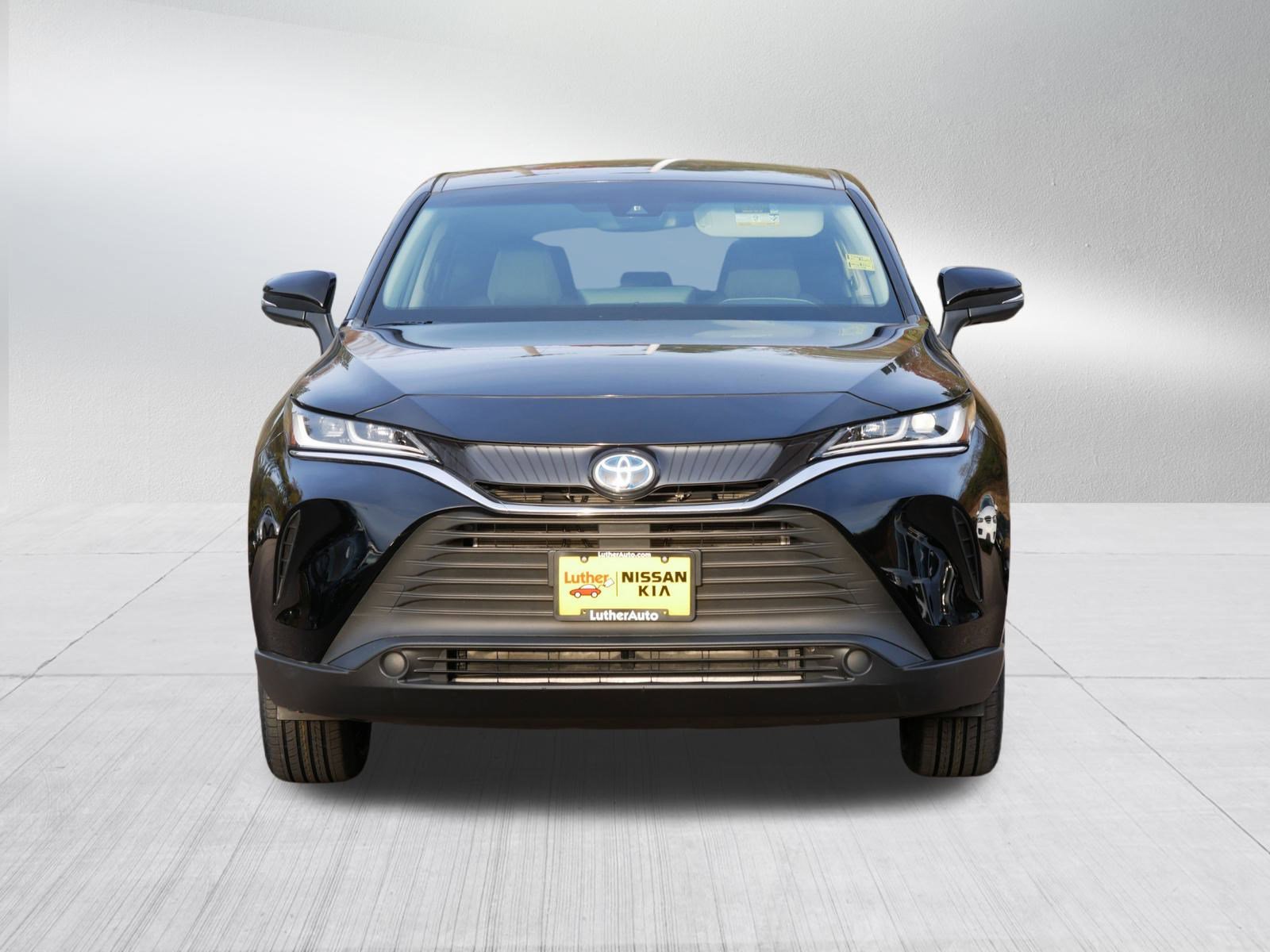 2023 Toyota Venza LE photo 2