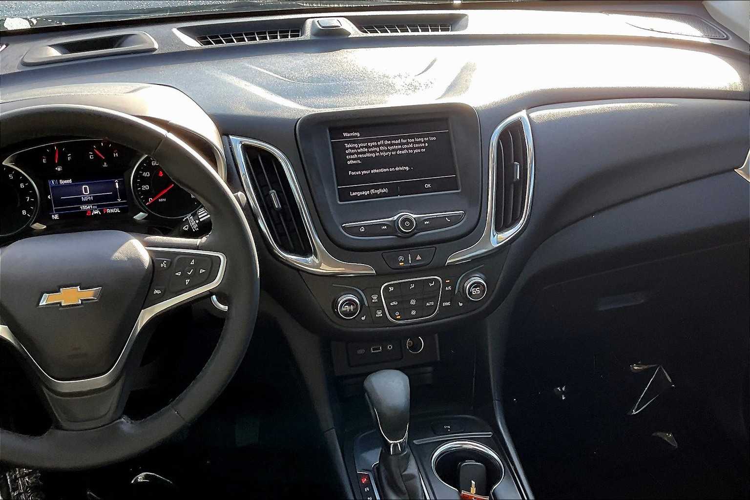 2023 Chevrolet Equinox LT photo 3