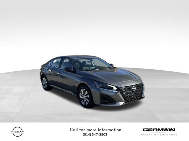 2025 Nissan Altima S photo 3
