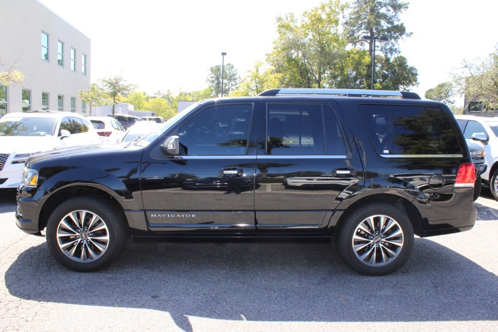 2016 Lincoln Navigator Select photo 9