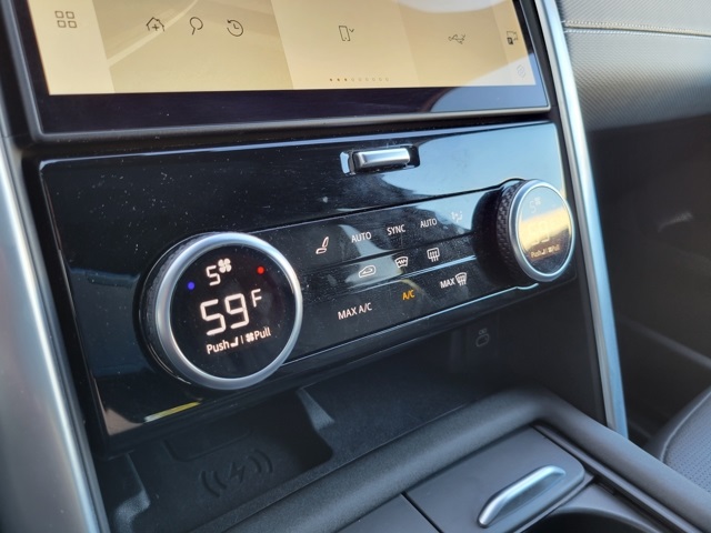 2024 Land Rover Discovery SE photo 36