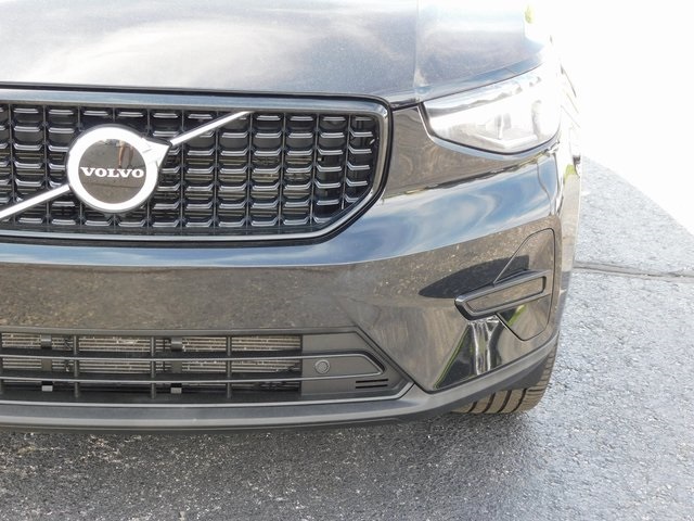 2024 Volvo XC40 Core photo 8