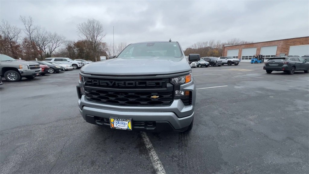 2023 Chevrolet Silverado 1500 Custom photo 3