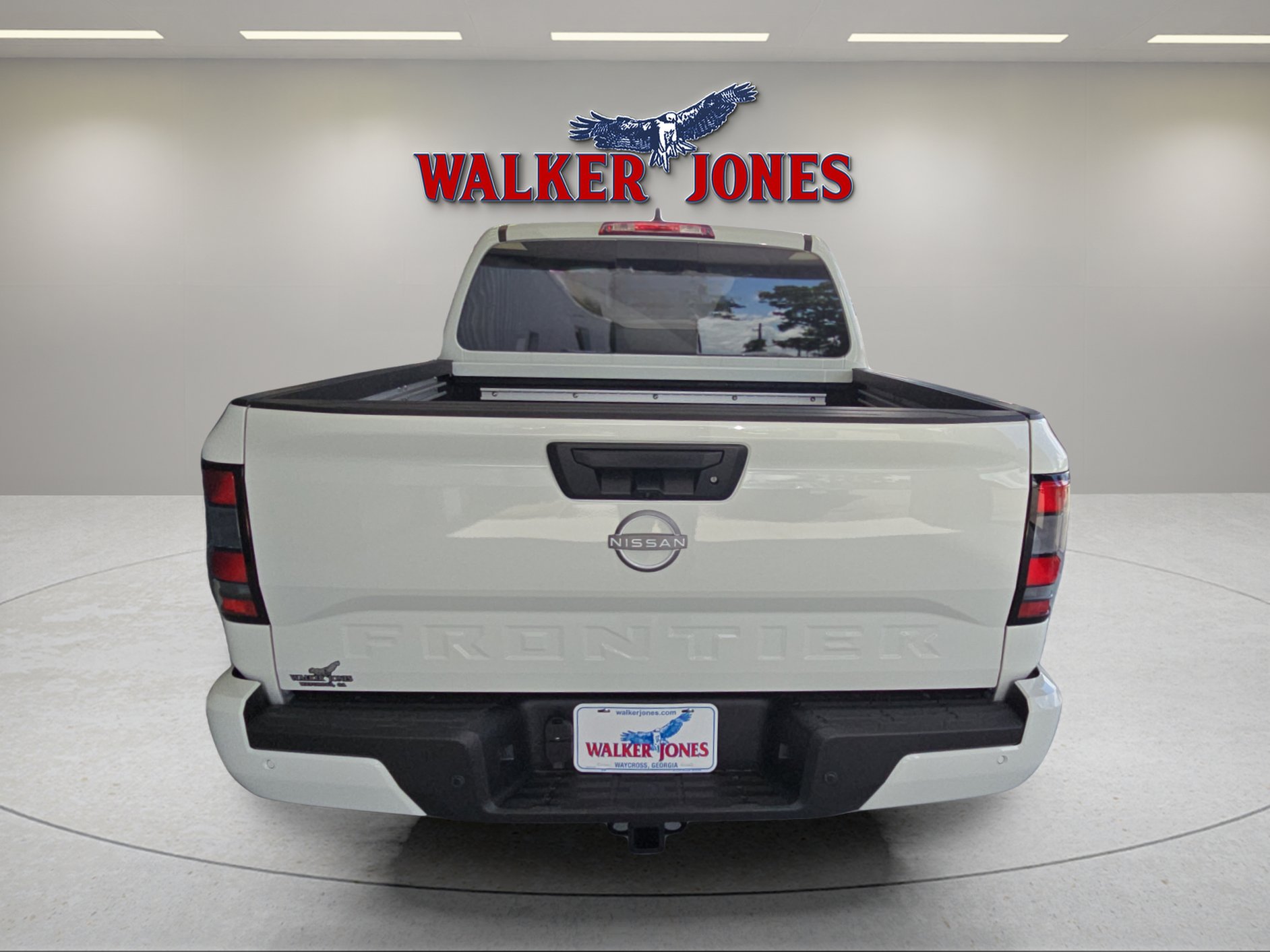 2025 Nissan Frontier SV photo 2