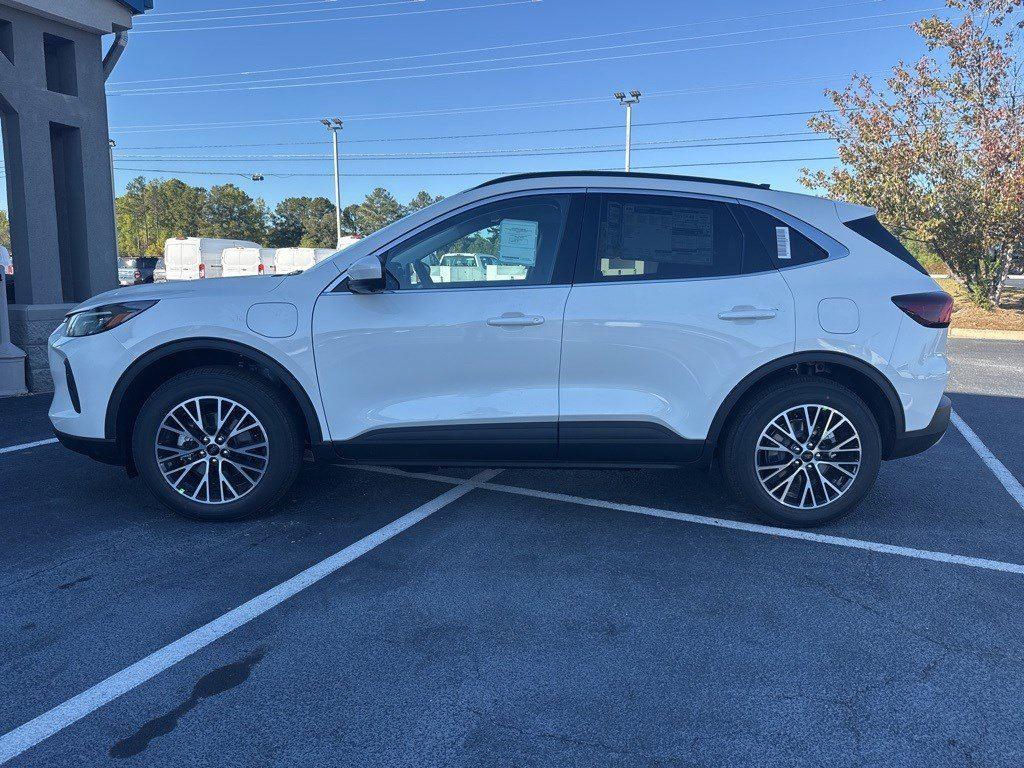2025 Ford Escape Plug-In Hybrid photo 2
