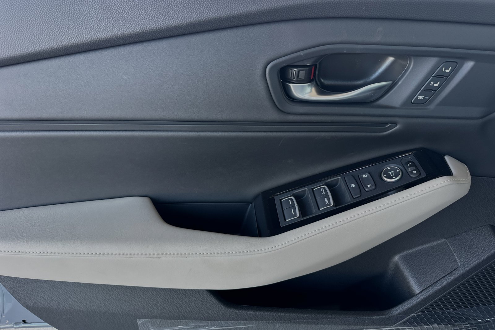 2025 Honda Accord Hybrid Touring photo 10