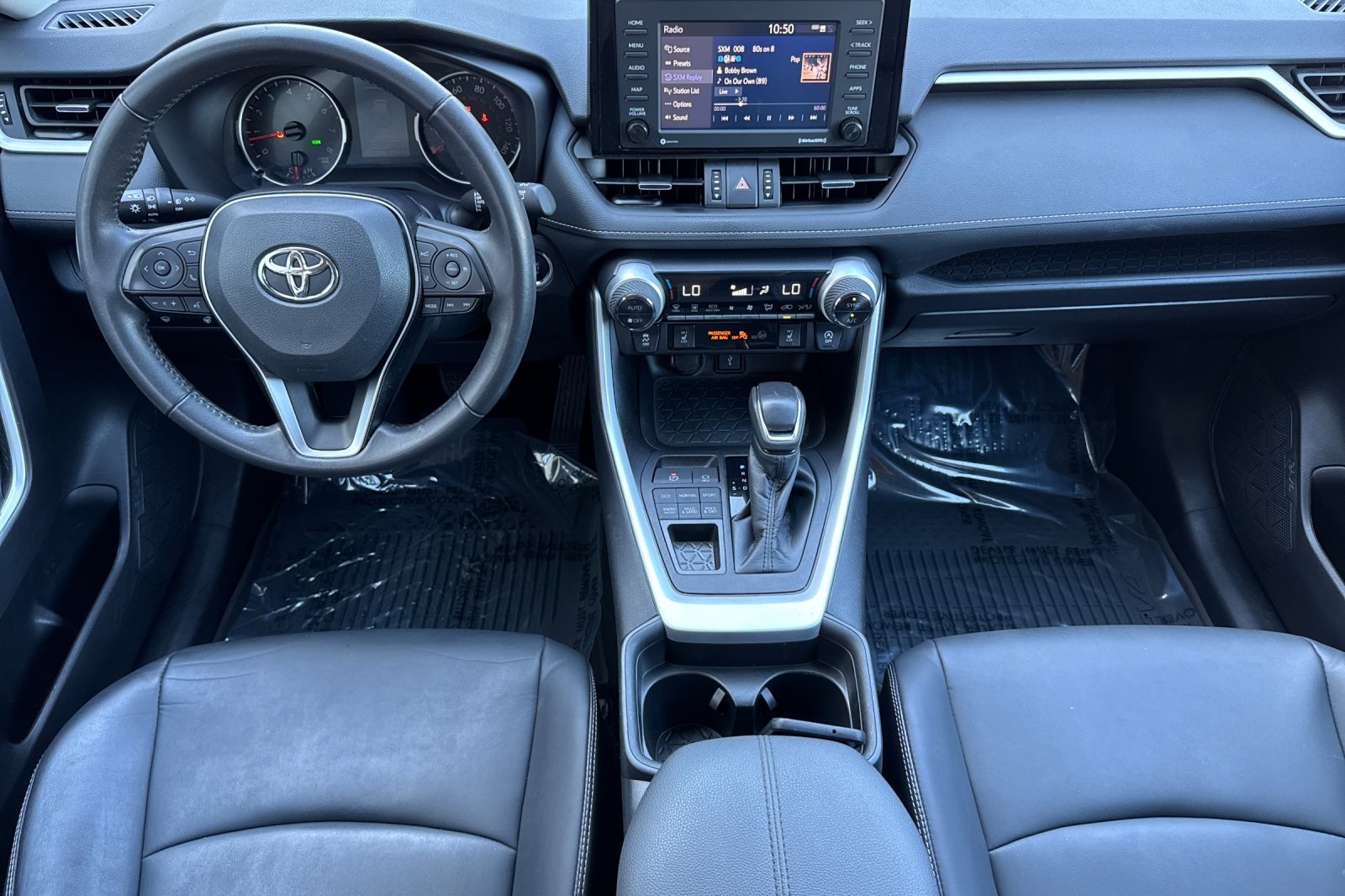 2021 Toyota RAV4 XLE Premium photo 14