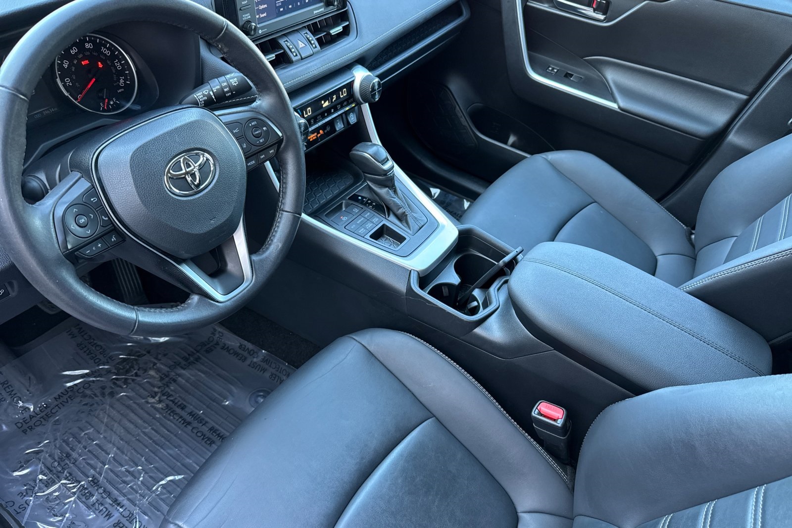 2021 Toyota RAV4 XLE Premium photo 9