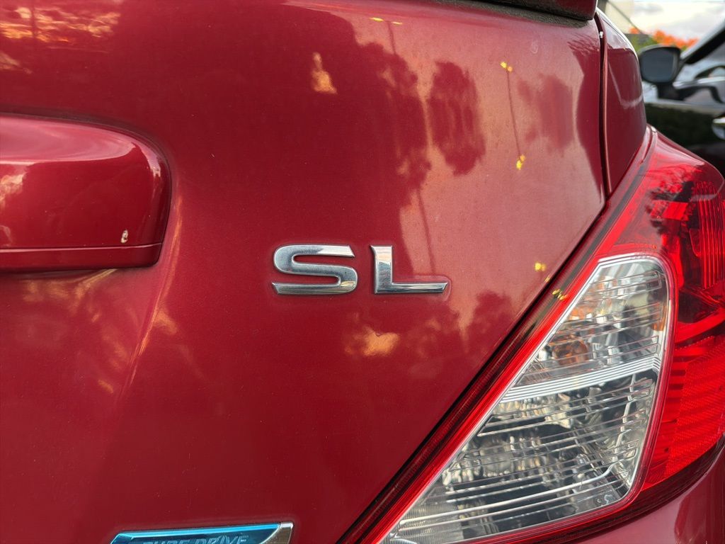 2015 Nissan Versa 1.6 SL photo 3