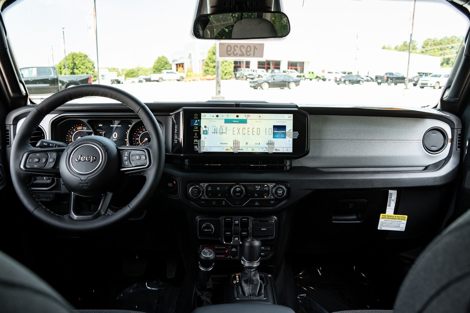 2025 Jeep Wrangler Willys photo 19