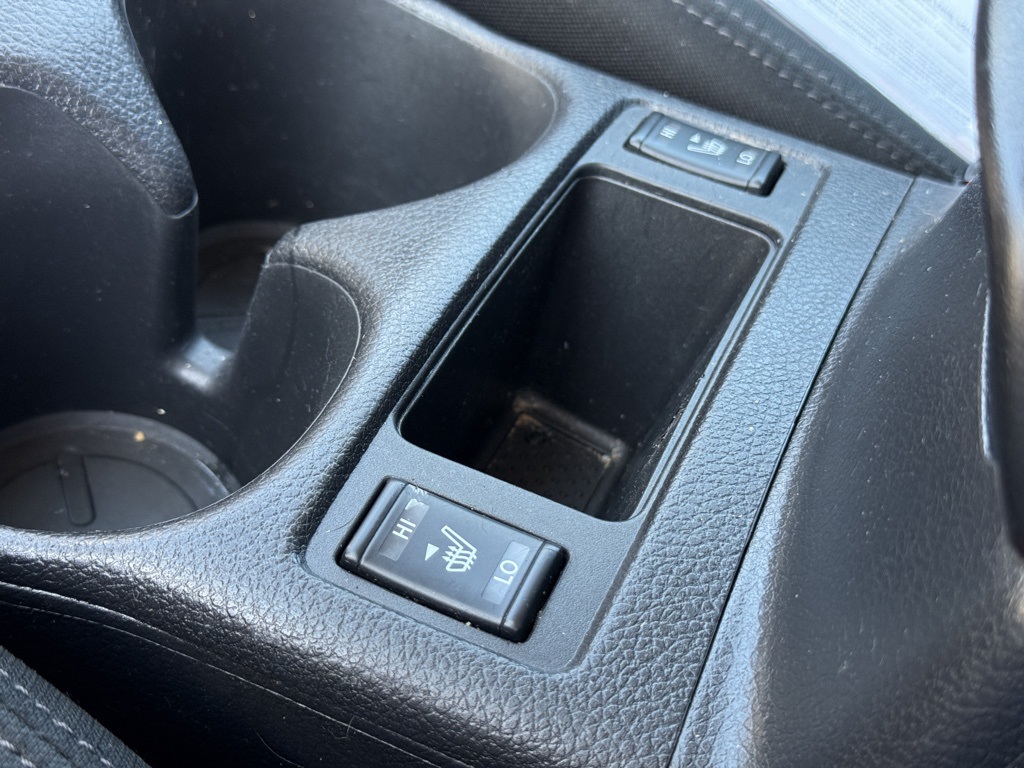 2018 Nissan Rogue SV photo 21