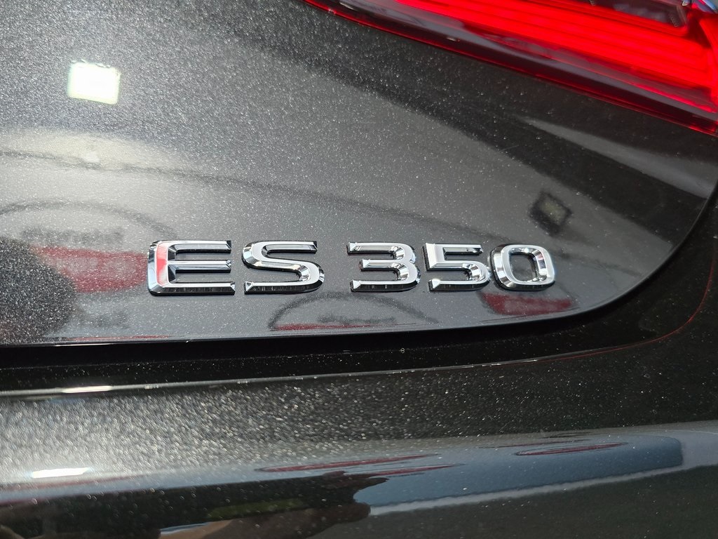 2025 Lexus ES 350 photo 10
