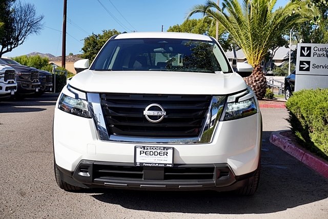 2023 Nissan Pathfinder SV photo 4