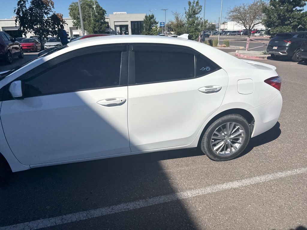 2015 Toyota Corolla LE photo 5